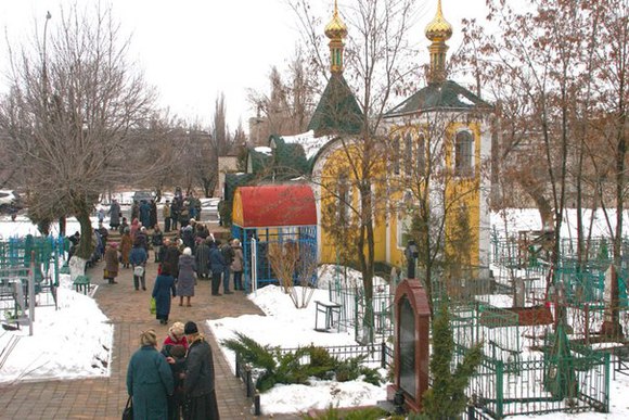 Reportage from Lugansk: Procession and service for the all dead of the war was held in Lugansk