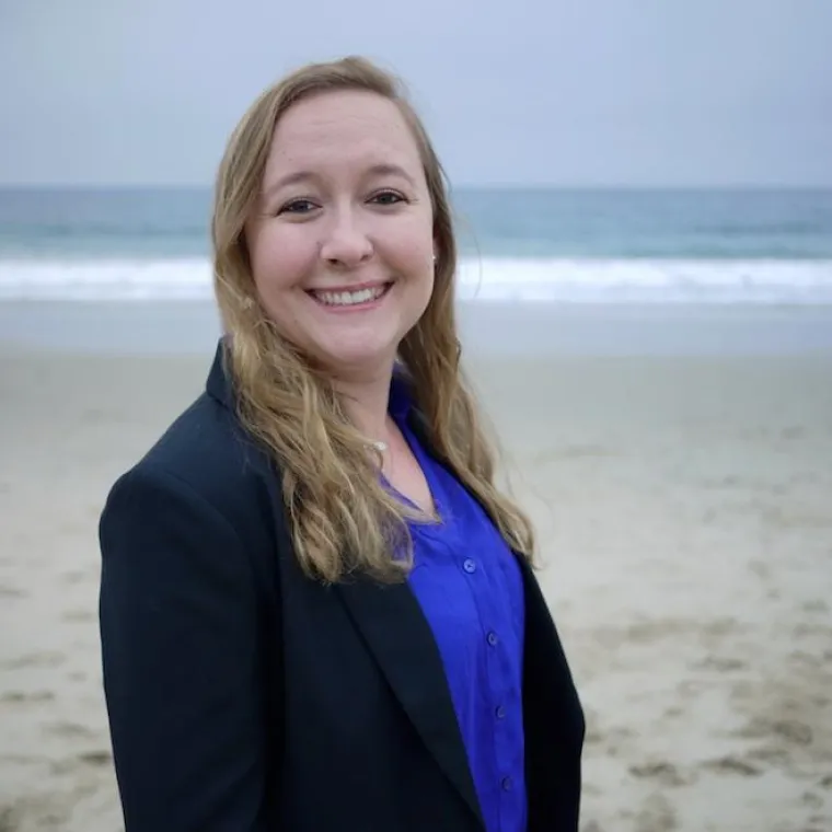 Amanda Leinberger headshot