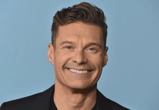 Image for story: Ryan Seacrest debuts as new host of 'Wheel of Fortune'