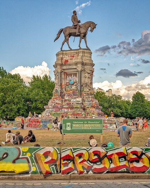 Robert E. Monument in Richmond covered in graffiti