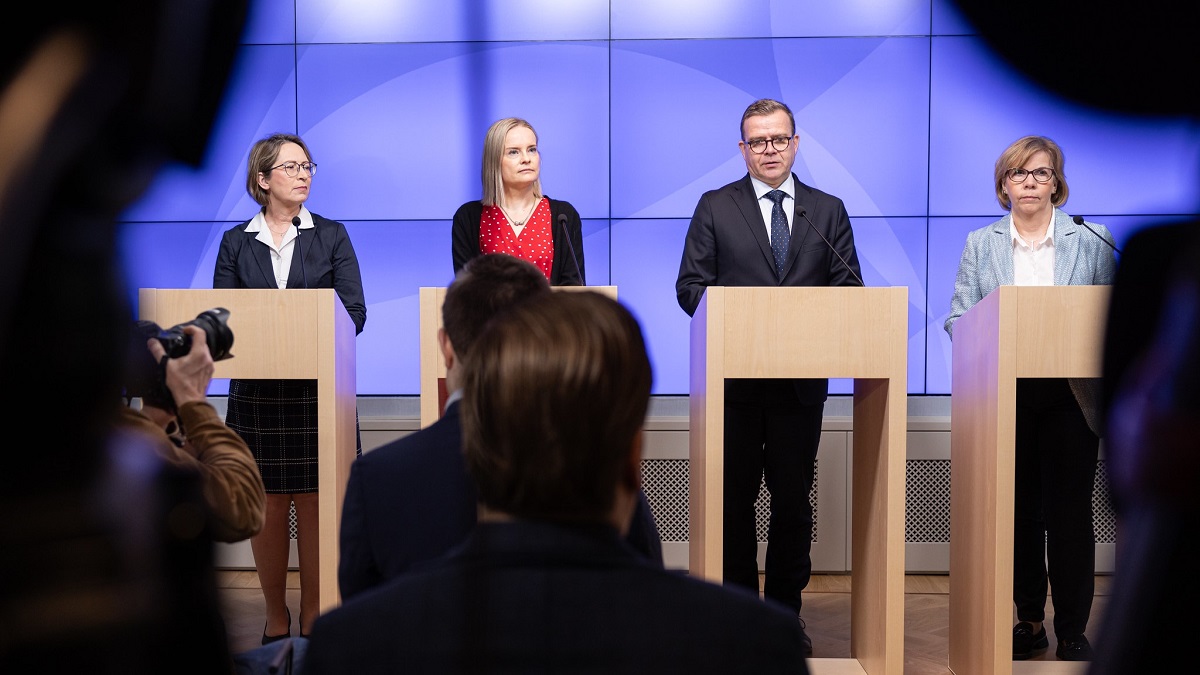 Presskonferensen i samband med ramförhandlingarna 15.4.2024