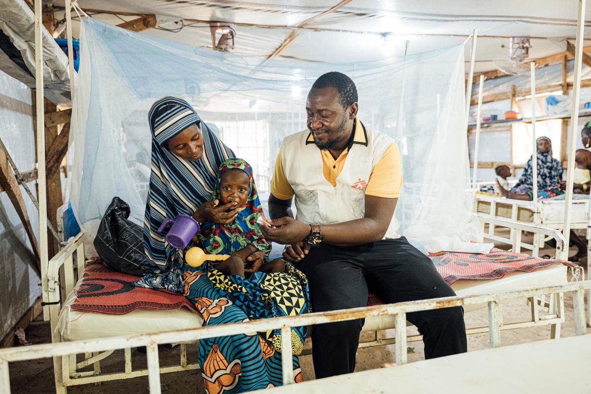 Treating malnutrition in Magaria hopsital, Niger