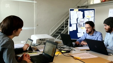 Das Team von BR Recherche/BR Data bei der Arbeit | Bild: BR