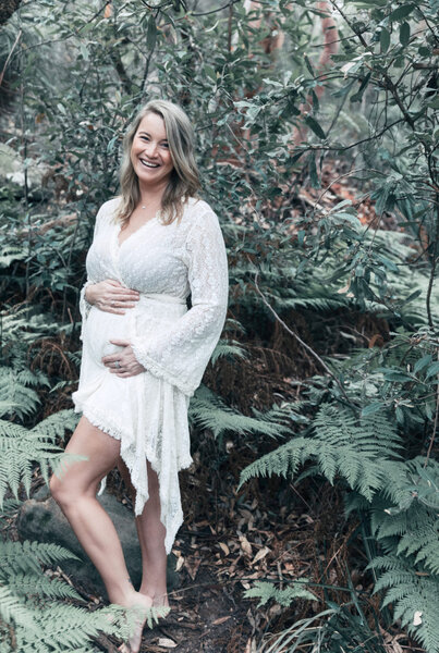 Hannah Ferrier Pregnant Below Dec 01k