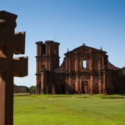 Sítio Arqueológico de São Miguel Arcanjo abriga ruínas remanescentes da chegada dos jesuítas ao Brasil em 1549
