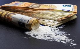 Picture of EURO banknotes and drugs