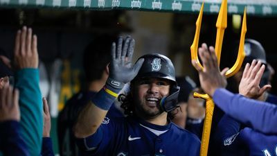 Image for story: Pollock, Suárez homer late, Mariners beat A&rsquo;s 7-2 in 10 innings