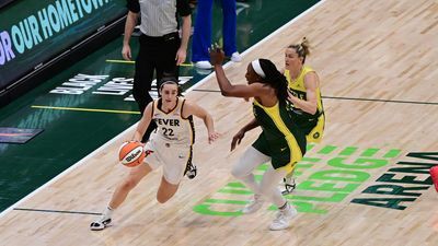 Image for story: Photos: Seattle Storm quell the Fever with 85-83 victory in front of record crowd