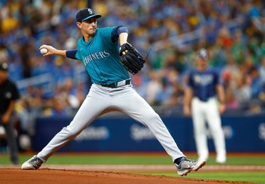 Image for story: Kirby allows 1 run in 6 innings, Raleigh hits 3-run homer, and Mariners beat Rays 5-2