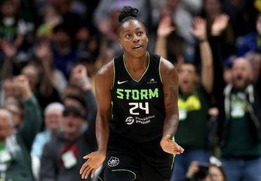 Image for story: Jewell Loyd scores season-high 34 points as Storm cool off Caitlin Clark and Fever 89-77