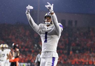 Image for story: Take a sneak peek at the uniform the Huskies will wear for national title game