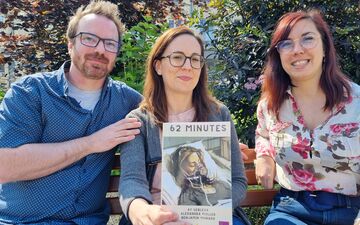 Compiègne (Oise), le 20 mai. Aurore Gebleux (à d.) a accompagné Alexandra et son compagnon Benjamin dans l'écriture de leur biographie, «62 minutes». LP/Armelle Camelin