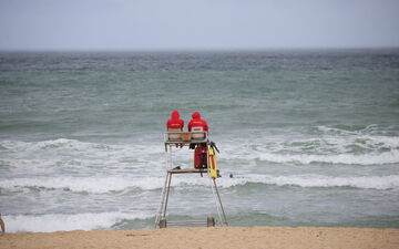 Dans le Sud-Ouest, les Nageurs-Sauveteurs scrutent et arpentent les plages pour prévenir et secourir les baigneurs qui se font emporter par les courants de baïnes. LP/ Olivier Arandel