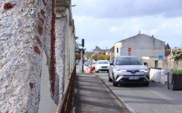 Crépy-en-Valois, le 4 avril. Plusieurs milliers de véhicules empruntent chaque jour le pont Saint-Ladre. LP/Juliette Vienot de Vaublanc