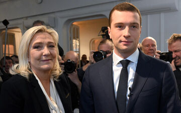 Selon notre sondage exclusif, le RN de Marine Le Pen et de Jordan Bardella arrive en tête du 1er tour des élections législatives. AFP/Emmanuel Dunand