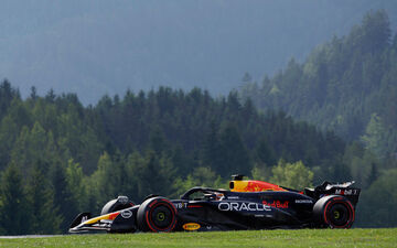 Verstappen domine ce début de week-end sur les terres de Red Bull. Reuters/Leonhard Foeger