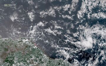 L’ouragan Béryl s’approche désormais de la Jamaïque et des îles Caïmans, après avoir fait 7 morts. AFP / Noaa