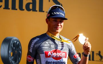 Le Belge Jasper Philipsen (Alpecin-Deceuninck) a remporté sa 3e victoire d'étape à Nîmes.  BELGA PHOTO DAVID PINTENS