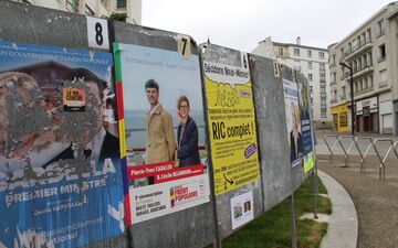 Le Nouveau Front populaire a rassemblé dans le Finistère, où le taux de participation était parmi les plus importants de France, pour ce premier tour des législatives 2024. Nora Moreau / LP.