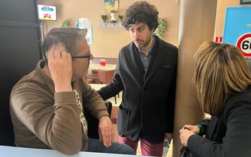 Breteuil, le mercredi 19 juin. Victor Habert, député LR sortant de la 1re circonscription de l'Oise, en pleine campagne électorale. Pour la première fois, l'héritier de la famille Dassault est en danger. LP/Patrick Caffin