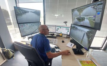 Chatou (Yvelines), ce mercredi. Pendant les JO, un système de circulation alternée est mis en place sur le bras secondaire de la Seine, entre Gennevilliers et L'Île-Saint-Denis. Tout est commandé depuis le poste de Chatou. LP/O.B.