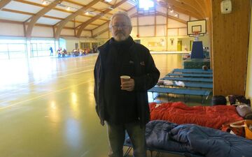  Gouaix, ce jeudi. Les naufragés du camping de Gouaix-Hermé ont trouvé refuge au gymnase de Gouaix, comme Gilles, qui vit au camping depuis quatre mois.