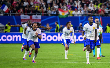 La joie des Français après la qualification pour les demi-finales (Photo Icon Sport)
