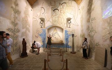 Jean Cocteau a orné les murs de la chapelle Saint-Blaise de «simples» plantes médicinales à Milly. LP/Philippe Lavieille