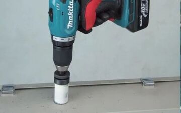 Cette perceuse-visseuse à percussion Makita encore en soldes est l’outil pro qu’il vous faut // Cdiscount