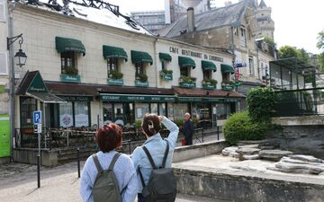 Pierrefonds (Oise), ce mardi. L’intérieur du café-restaurant du Commerce a été totalement détruit par les flammes, lundi. La toiture s’est effondrée. LP/Juliette Duclos