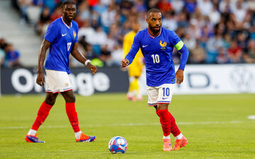 Alexandre Lacazette et les Bleus défient la République dominicaine ce jeudi à Toulon. (Photo by Loic Baratoux/Icon Sport)