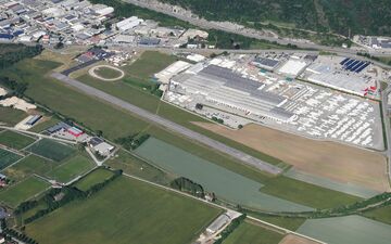 L'aérodrome d’Oyonnax (Ain) enregistrait entre 3500 et 4500 mouvements par an. Wikimedia Commons /Carsten Steger