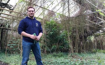 Périgny-sur-Yerres (Val-de-Marne), le 2 juin. Rénover cet espace longtemps laissé à l'abandon n'est pas une mince affaire, selon le président de YouCare, Thomas Moreau. LP/Gérald Moruzzi