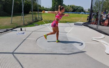 Eaubonne, mardi 30 juillet. La championne olympique en titre et vice-championne du monde du lancer du disque Valarie Allman à l'entraînement, à Athletica. LP/Christophe Lefèvre