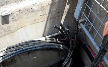 Des câbles du réseau de fibre optique sur des infrastructures de l’opérateur SFR ont notammet été sabotés à Capestang, dans l'Hérault. PHOTOPQR/LE MIDI LIBRE/Sylvie Cambon