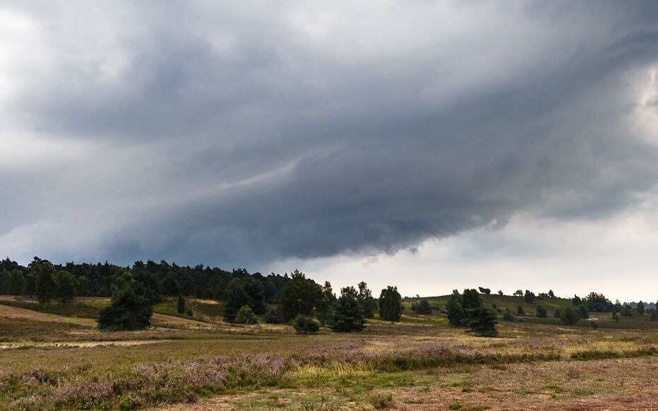 Trois départements sont placés en vigilance orange aux orages ce vendredi. Flickr/reloeh