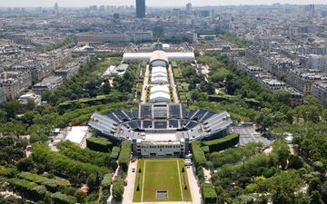 Paris, le 25 juin. Le stade tour Eiffel sera le théâtre des épreuves de beach-volley puis de cécifoot lors des Jeux paralympiques. LP/Camille Thiebaud-Mathieu