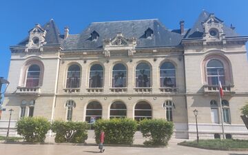 Boulogne, en juin. L'ancien Théâtre de l'ouest parisien (TOP) va être transformé en un cinéma et un centre de formation pour les personnes en situation de handicap. LP/Anne-Sophie Damecour