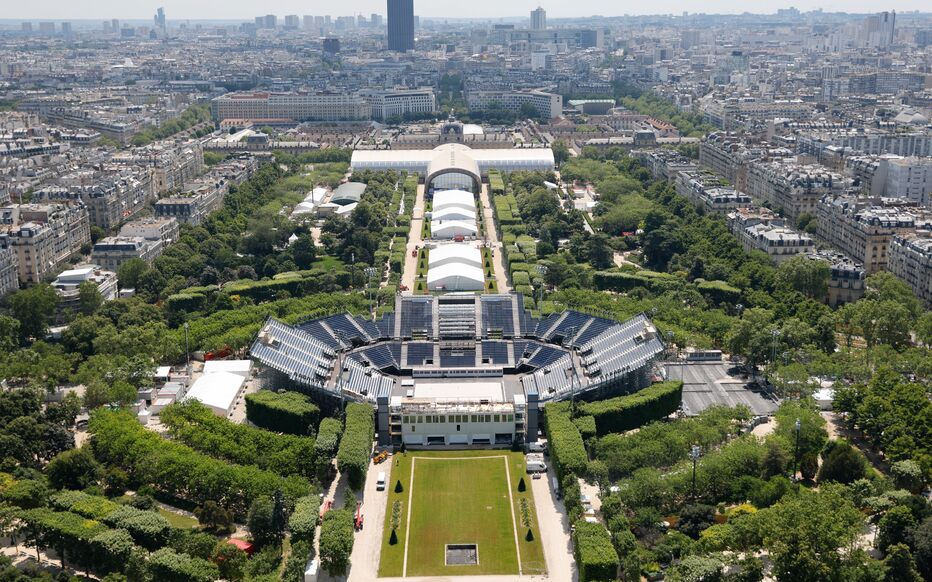 Ici les tribunes du stade éphémère Stade tour Eiffel (Paris VIIe). Pour que Paris 2024 fasse partie des JO les plus verts de l’histoire moderne, l'objectif est de réduire de moitié l’empreinte carbone. LP/Camille Thiébaud--Mathieu