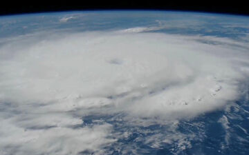 L'ouragan Beryl a été photographié depuis l'espace, lundi. Reuters/Station spatiale internationale