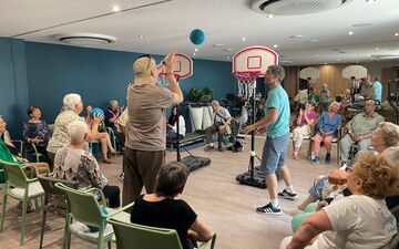 Asnières (Hauts-de-Seine), ce mercredi 10 juillet. La résidence Nohée a organisé une olympiade pour seniors. Le mini-basket a beaucoup plu. LP/Romain Challand