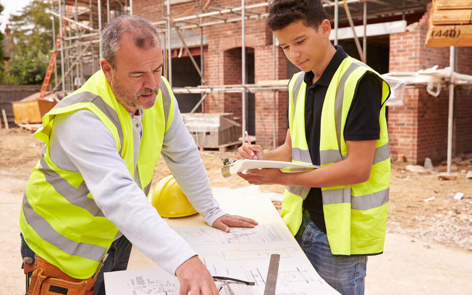 Selon nos observations, les secteurs de l’enseignement, du commerce et de l’hôtellerie-restauration sont ceux qui ont publié le plus d'offres de stage. IStock