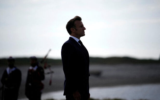Le président Emmanuel Macron, le 18 juin sur l'île de Sein (Finistère) pour commémorer l'appel de 1940 de De Gaulle. Reuters/Christophe Ena