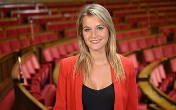 Paris (VIIe), le 9 juillet. Céline Hervieu vient de faire ses premiers pas à l'Assemblée nationale. Elle est la nouvelle députée NFP (socio-démocrate) de la 11e circonscription, après une victoire sur le fil face à la députée sortante Maud Gatel (MoDem/majorité présidentielle). DR