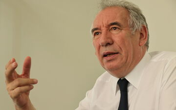 «Il est bon Bayrou dans cet exercice. Il a renversé la tendance», raconte un participant à la réunion de crise des députés MoDem et des figures du parti dont François Bayrou (ici en 2023). LP/Delphine Goldsztejn