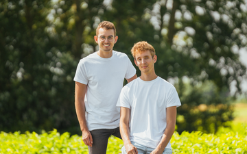 Maxime et Stéphane, co-fondateur de Pour Demain, une startup qui aide les agriculteurs en conversion bio à mettre en avant leur produit à un "juste prix". Maxime Durand