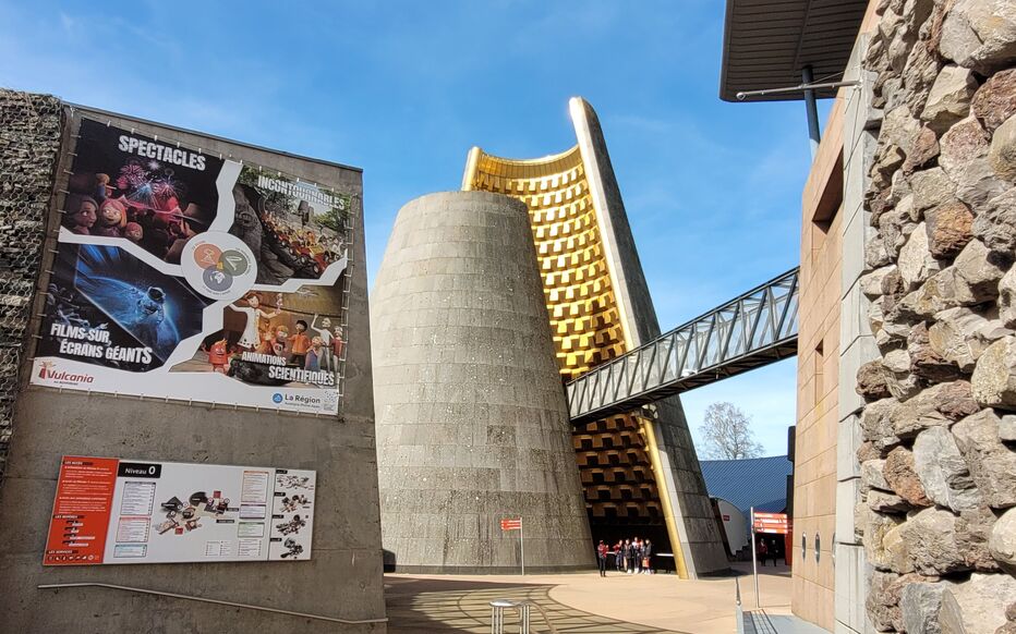 Le parc Vulcania, à Saint-Ours-les-Roches (Puy-de-Dôme), prévoit des animations scientifiques pour les plus petits cet été. LP/Geneviève Colonna d'Istria