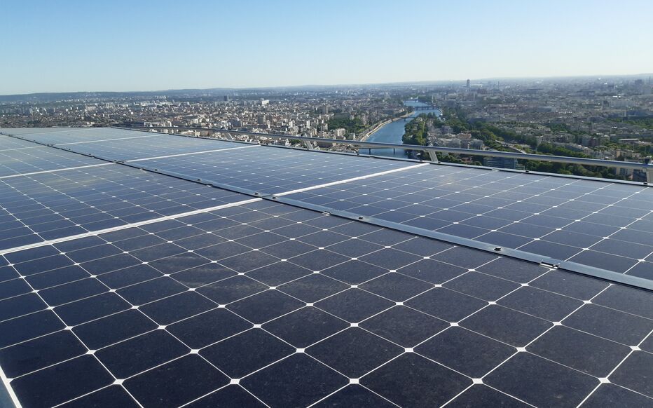 Paris 2024 multiplie les dispositifs pour limiter les émissions de carbone. Par exemple, de nombreux panneaux solaires seront installés. LP/Florence Hubin