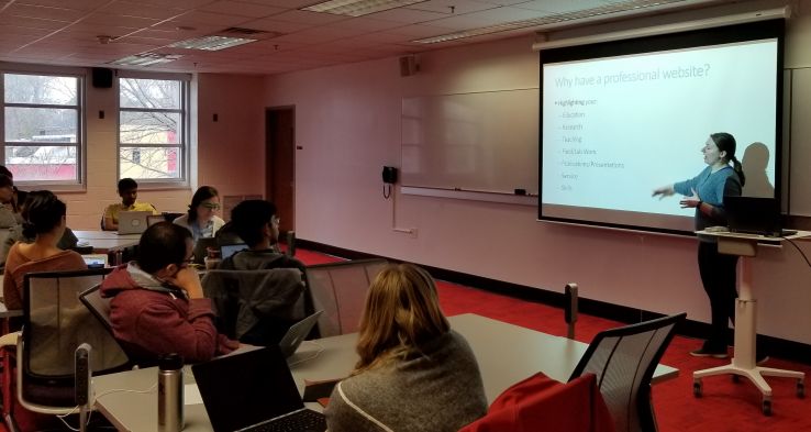 A Libraries instructor teaches a website workshop.