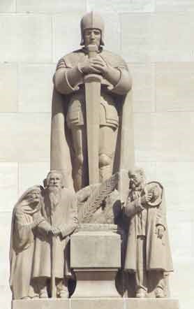 Statue in front of the State Capitol building